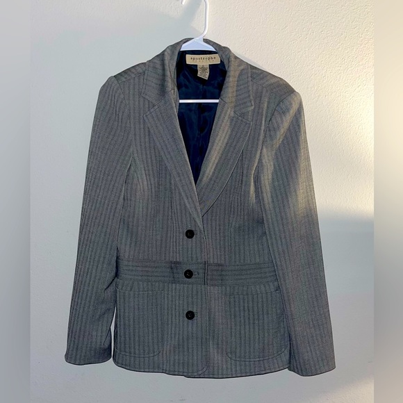 Blazer - Picture 1 of 2